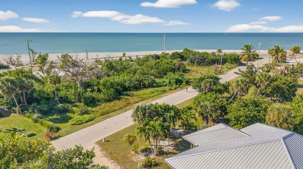 6476 Pine Avenue Sanibel FL 33957
