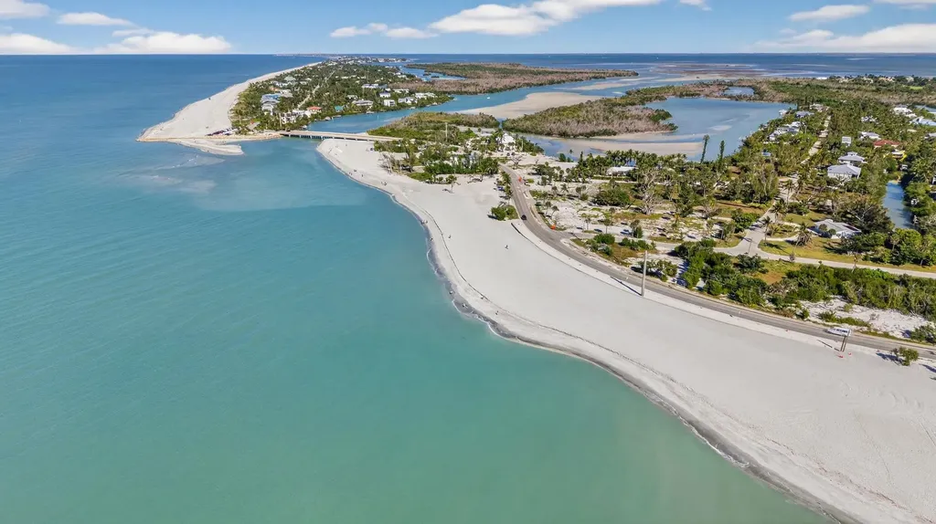 6476 Pine Avenue Sanibel FL 33957