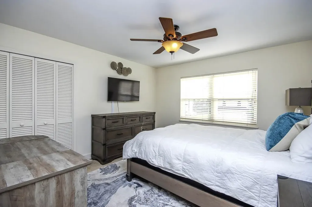 1319 Par View Drive Sanibel FL 33957