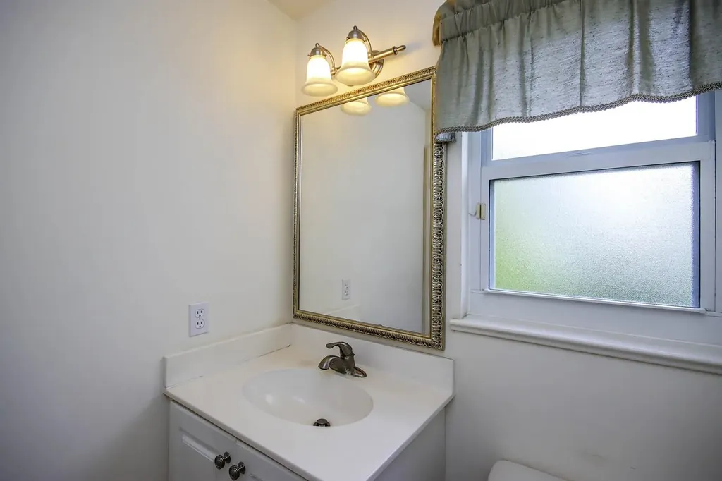 1319 Par View Drive Sanibel FL 33957