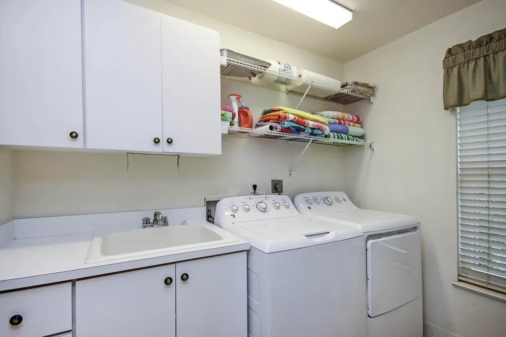 1319 Par View Drive Sanibel FL 33957