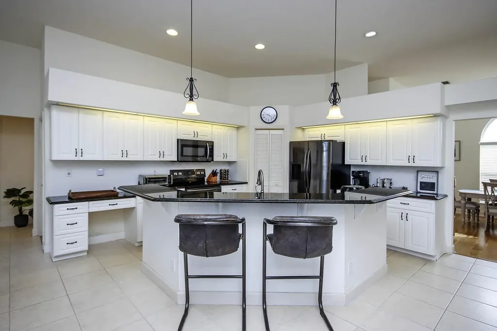 1319 Par View Drive Sanibel FL 33957