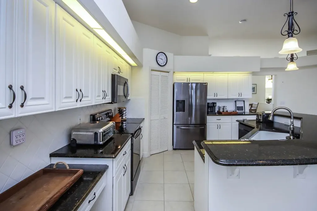 1319 Par View Drive Sanibel FL 33957