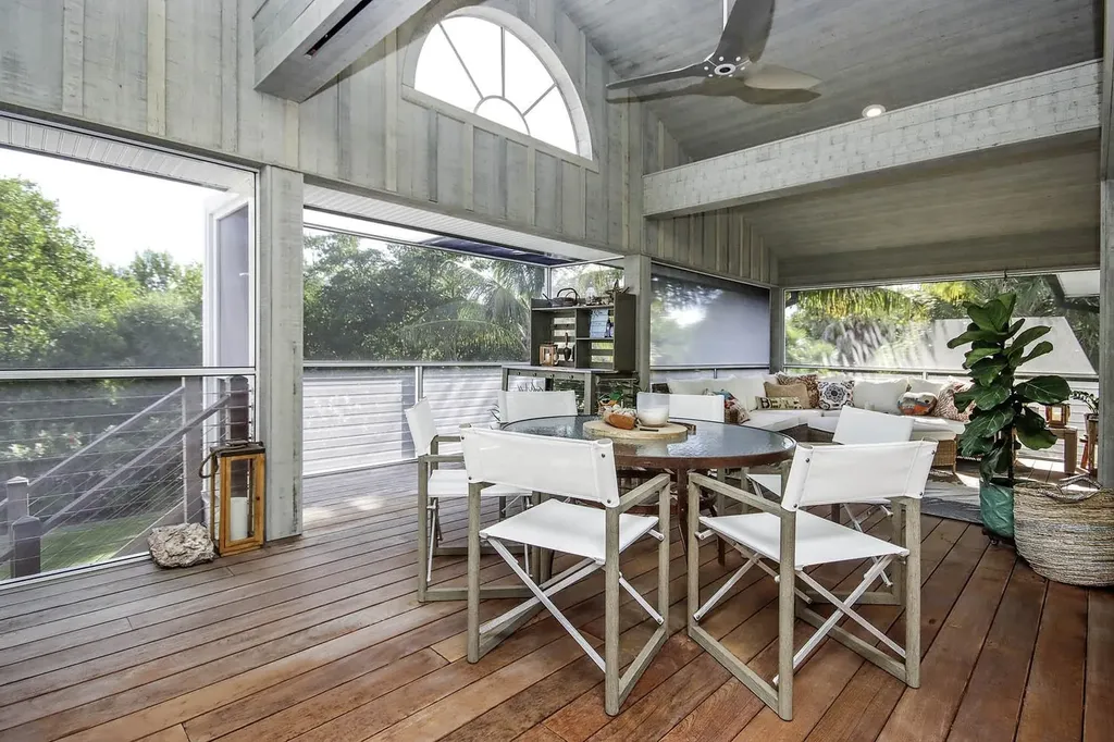 687 Anchor Drive Sanibel FL 33957