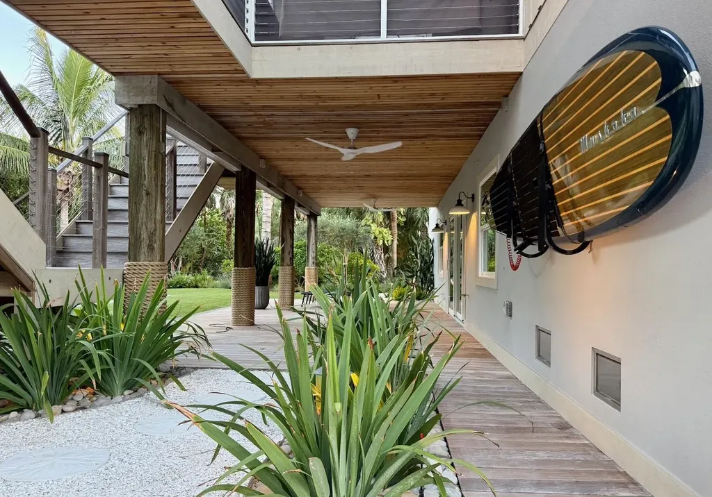 687 Anchor Drive Sanibel FL 33957