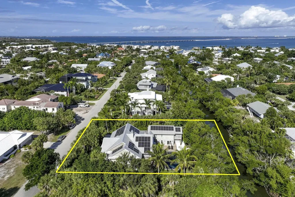 687 Anchor Drive Sanibel FL 33957