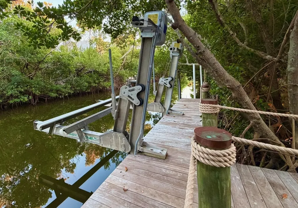 687 Anchor Drive Sanibel FL 33957