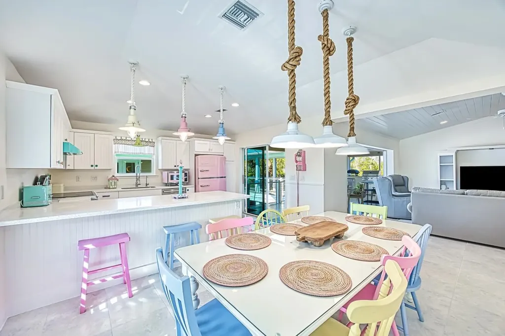 1233/1235 Middle Gulf Drive Sanibel FL 33957