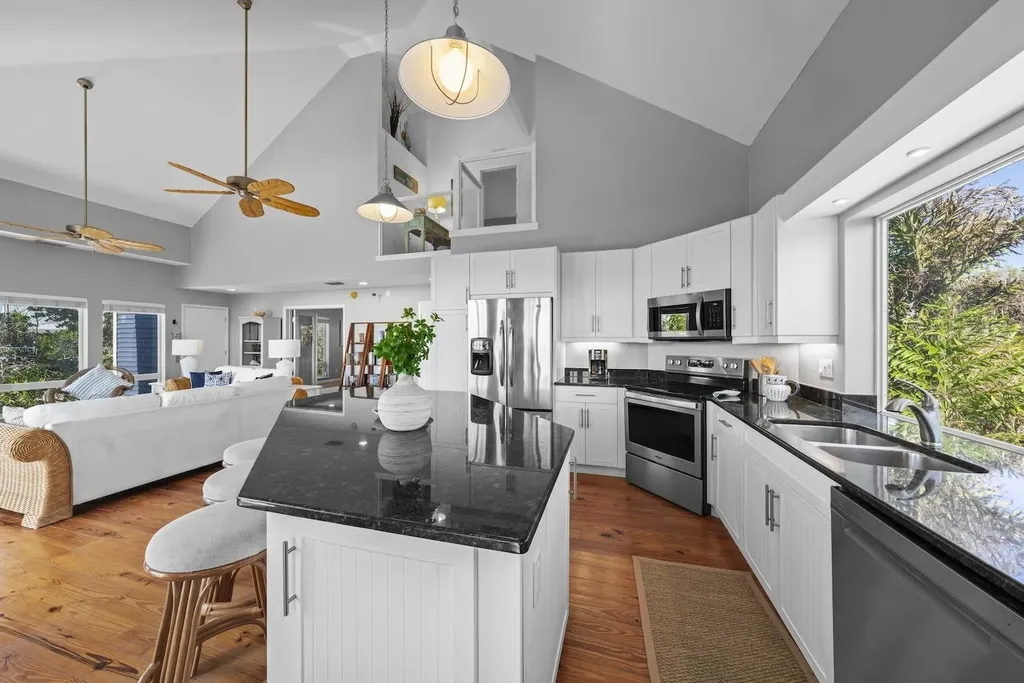 2449 Harbour Lane Sanibel FL 33957