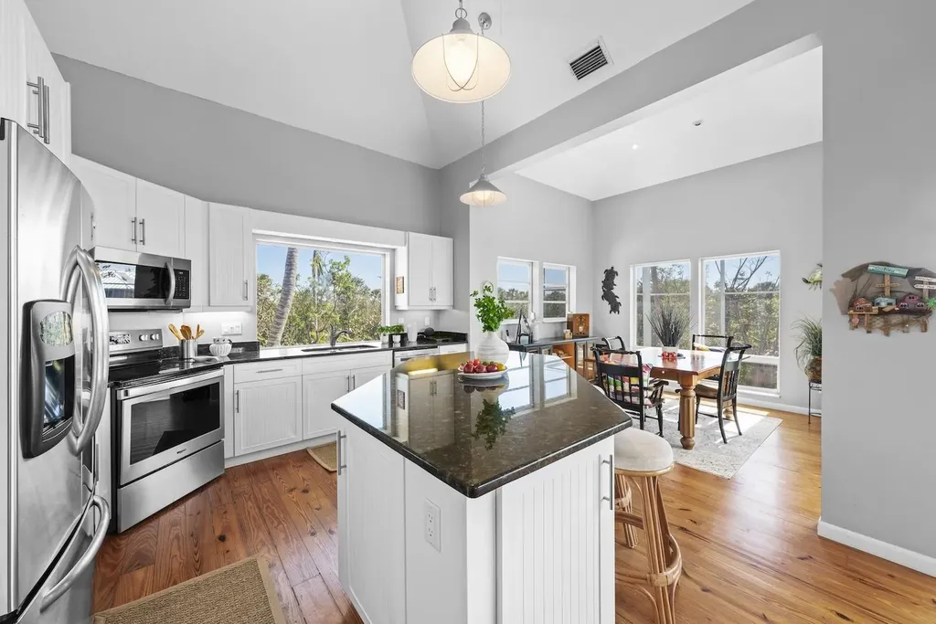 2449 Harbour Lane Sanibel FL 33957