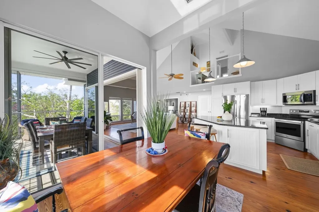 2449 Harbour Lane Sanibel FL 33957