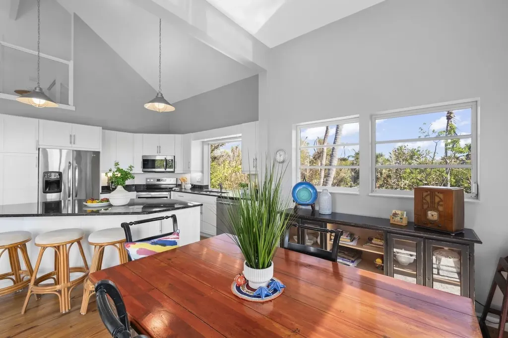 2449 Harbour Lane Sanibel FL 33957