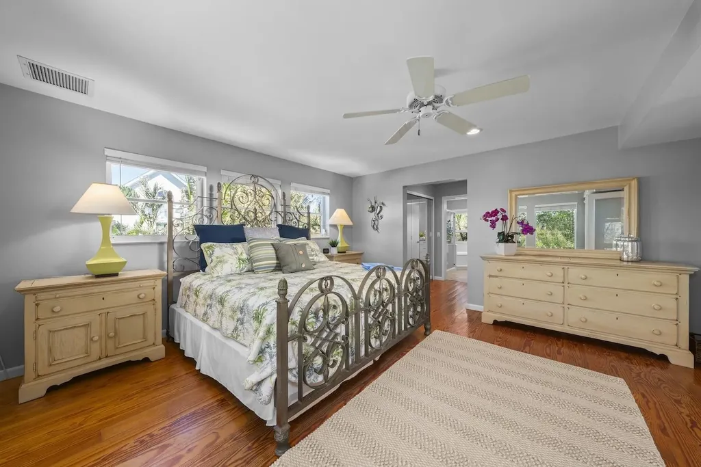 2449 Harbour Lane Sanibel FL 33957