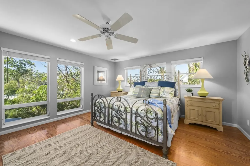 2449 Harbour Lane Sanibel FL 33957