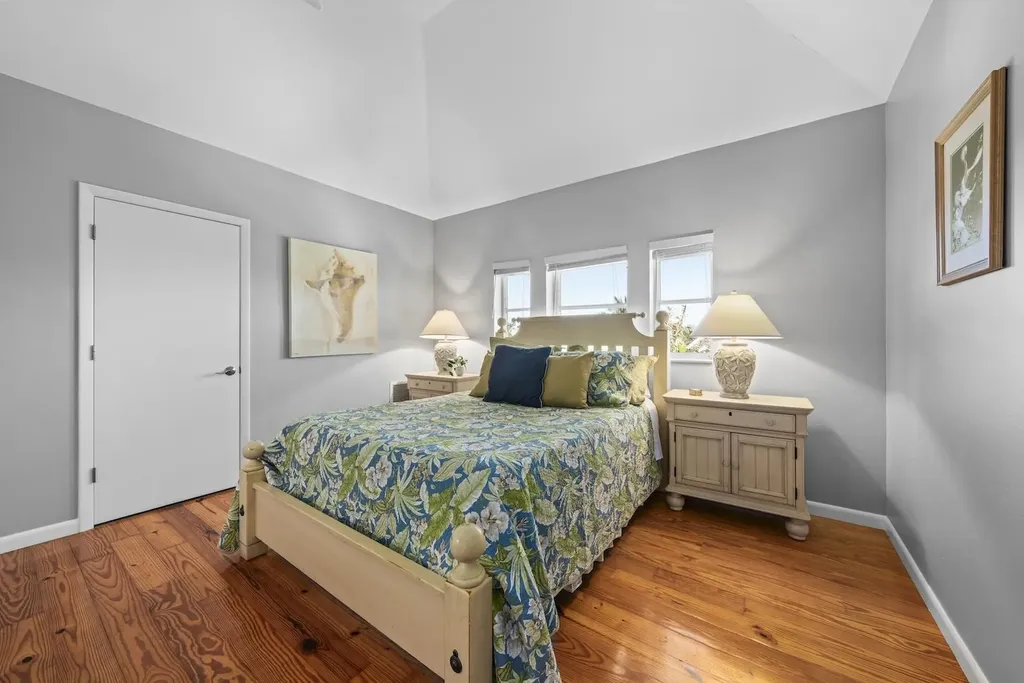 2449 Harbour Lane Sanibel FL 33957