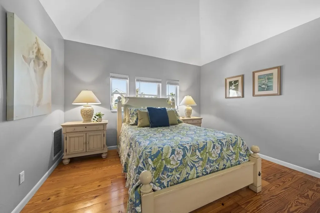 2449 Harbour Lane Sanibel FL 33957