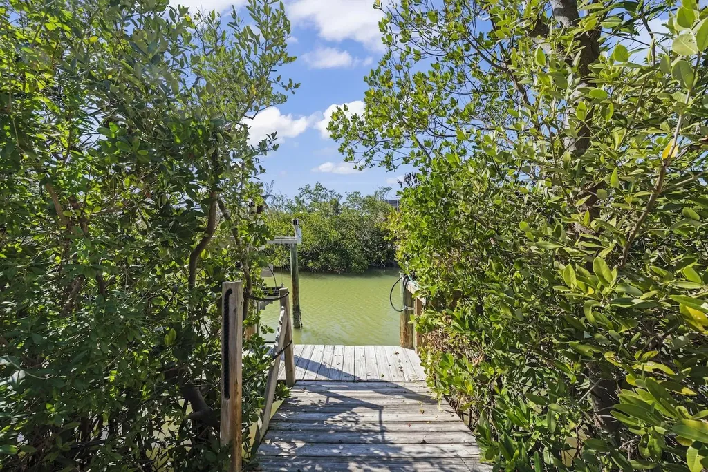 2449 Harbour Lane Sanibel FL 33957