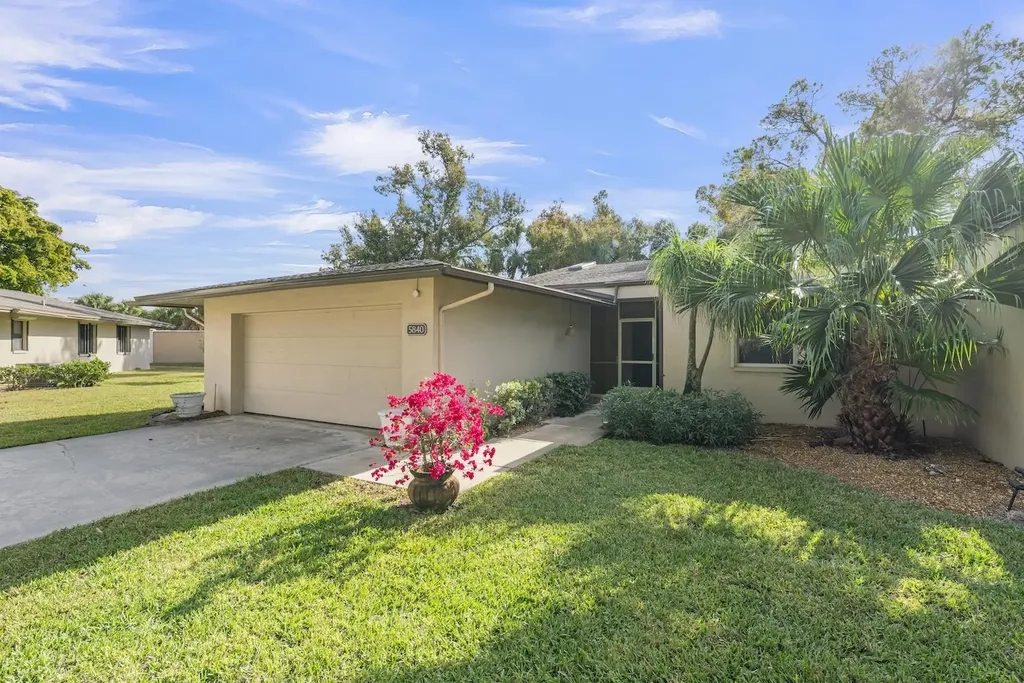 5840 Crabwood Court Fort Myers FL 33919