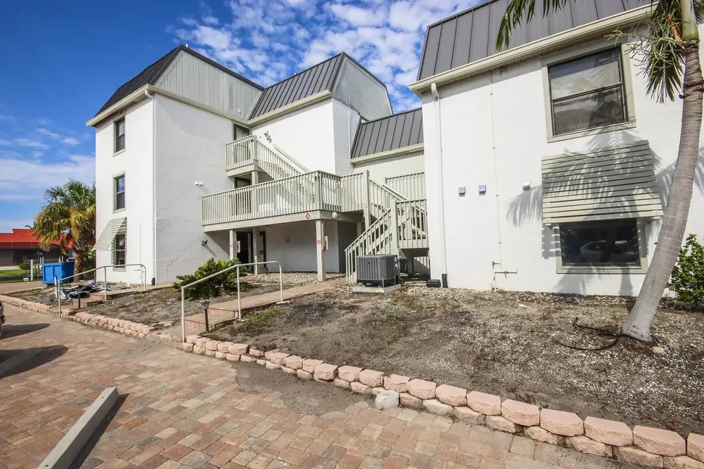 760 Sextant Drive Sanibel FL 33957