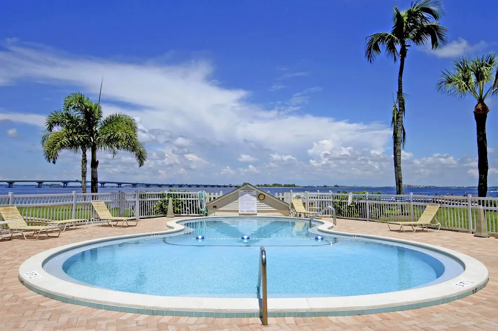 760 Sextant Drive Sanibel FL 33957