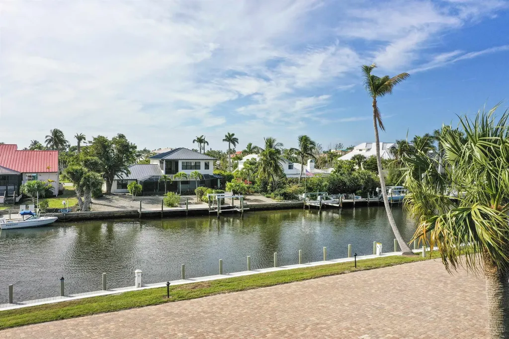 760 Sextant Drive Sanibel FL 33957