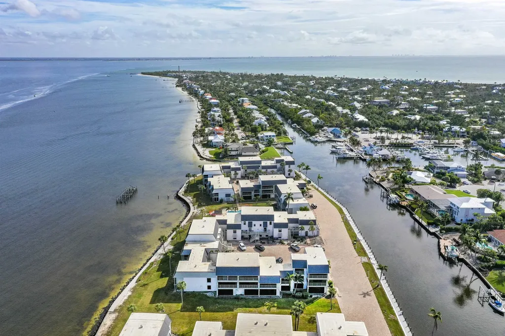 760 Sextant Drive Sanibel FL 33957