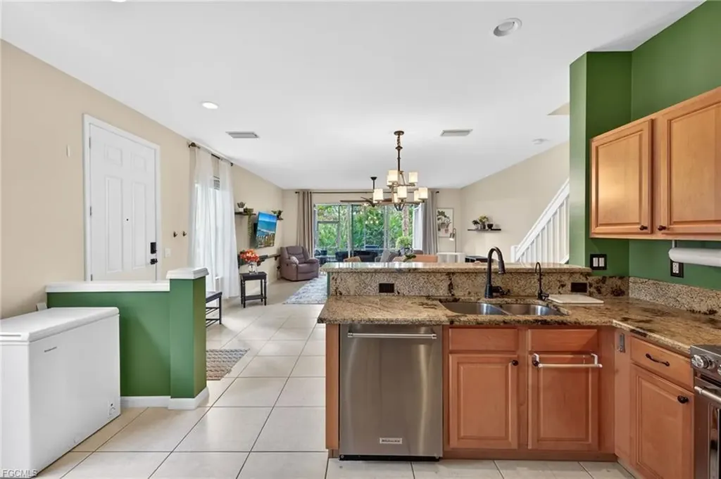 8410 Village Edge Circle Fort Myers FL 33919