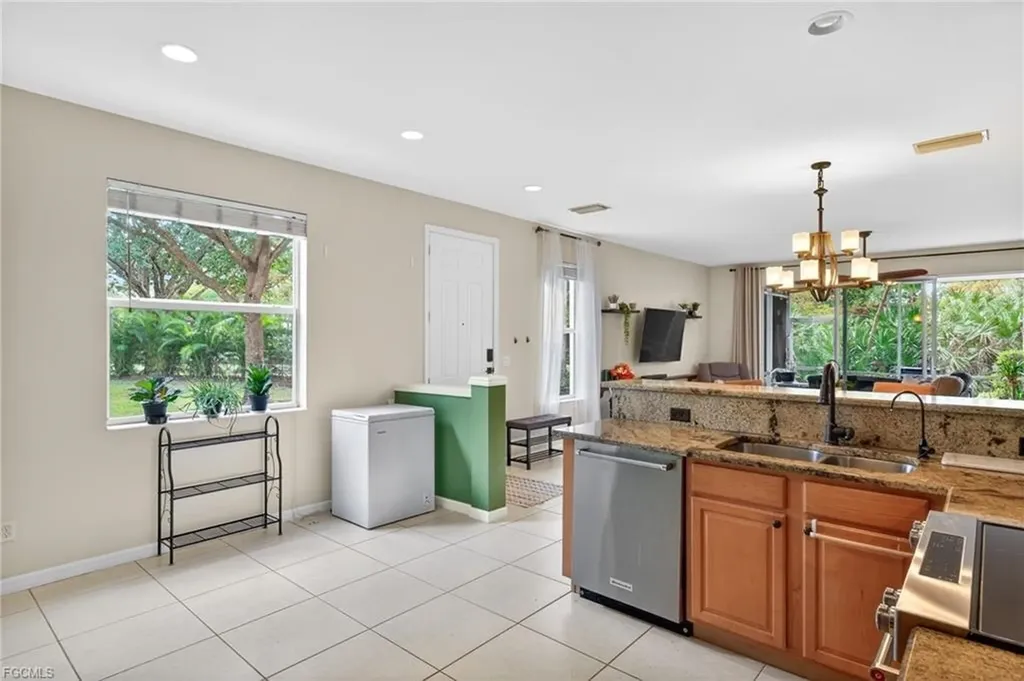 8410 Village Edge Circle Fort Myers FL 33919