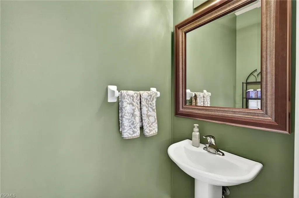 8410 Village Edge Circle Fort Myers FL 33919