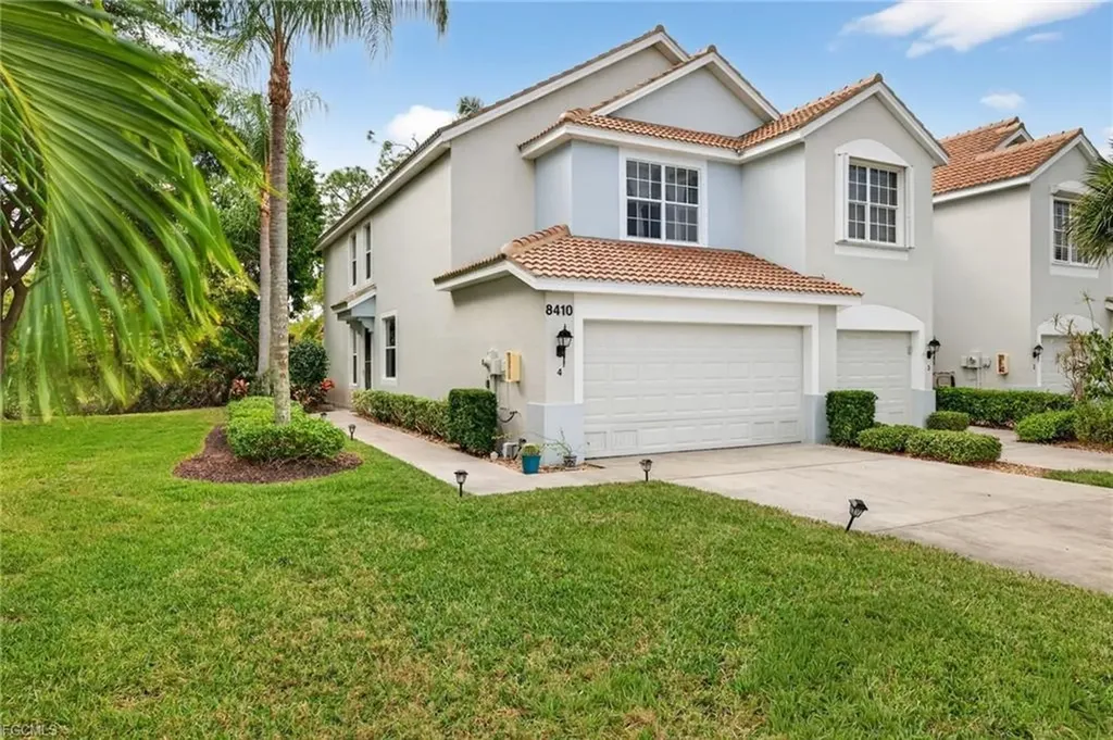 8410 Village Edge Circle Fort Myers FL 33919