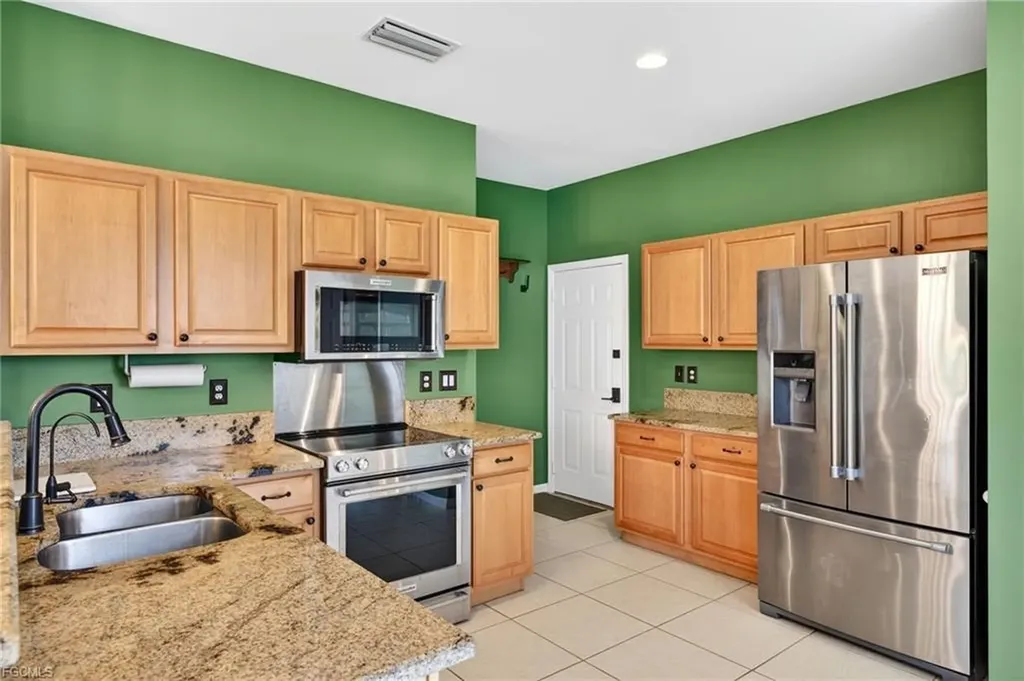 8410 Village Edge Circle Fort Myers FL 33919