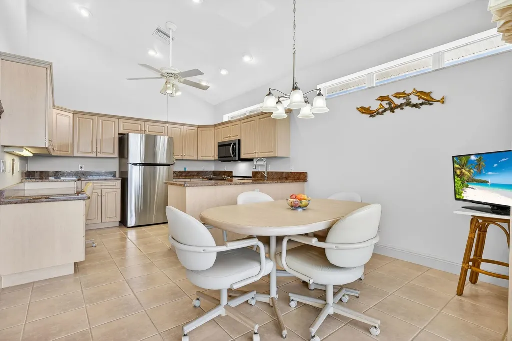 517 Lake Murex Circle Sanibel FL 33957