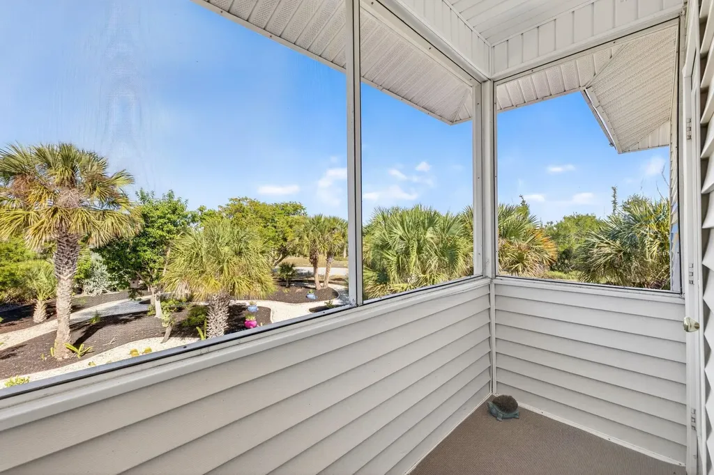 517 Lake Murex Circle Sanibel FL 33957