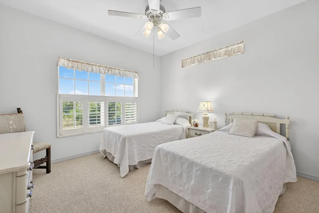 517 Lake Murex Circle Sanibel FL 33957