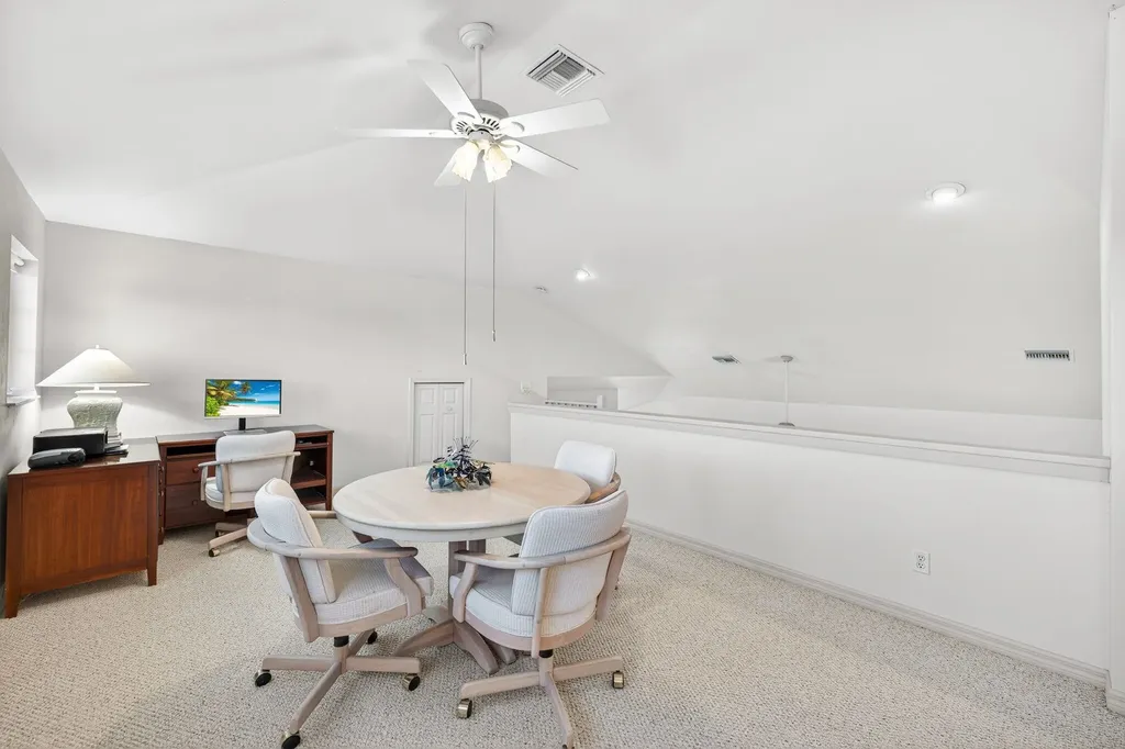 517 Lake Murex Circle Sanibel FL 33957