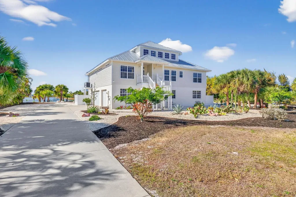 517 Lake Murex Circle Sanibel FL 33957