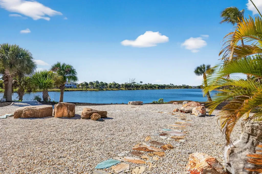 517 Lake Murex Circle Sanibel FL 33957