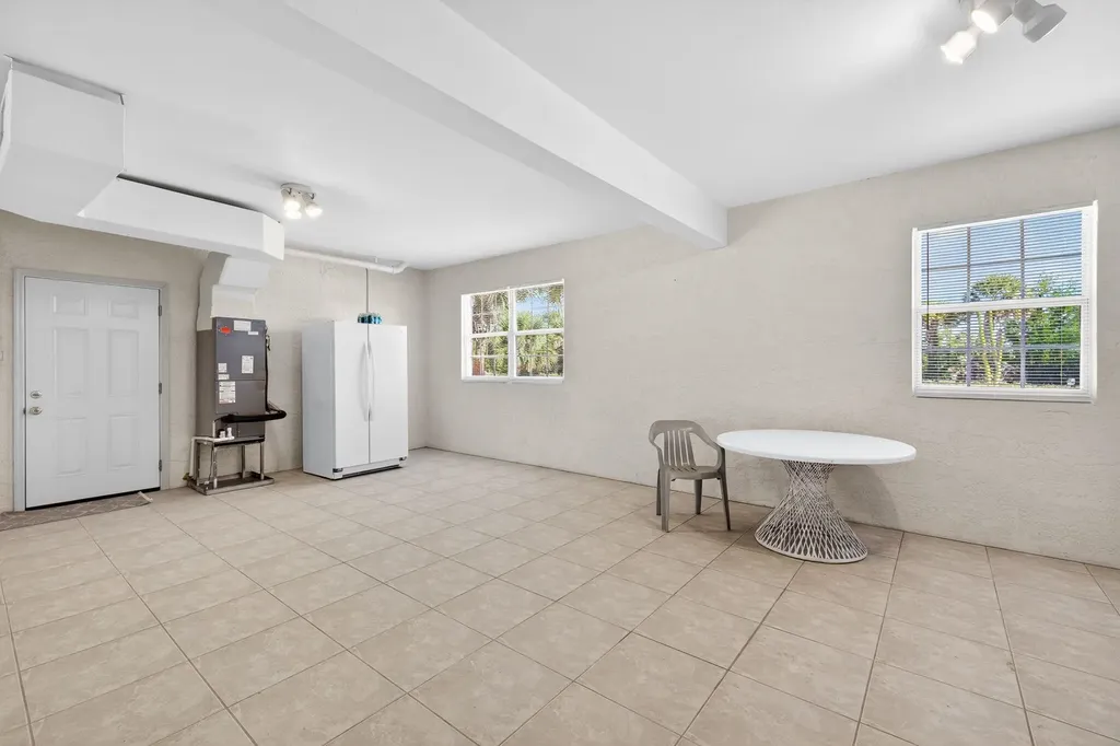 517 Lake Murex Circle Sanibel FL 33957