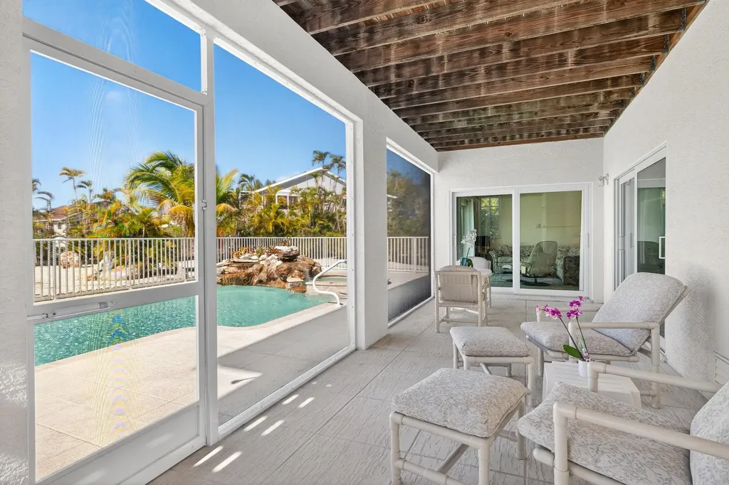 517 Lake Murex Circle Sanibel FL 33957