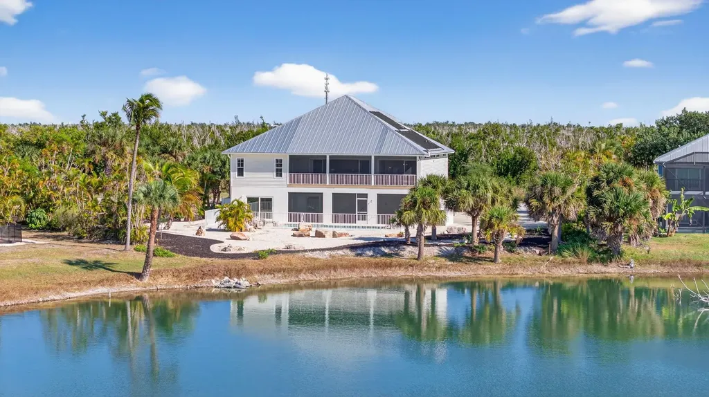 517 Lake Murex Circle Sanibel FL 33957