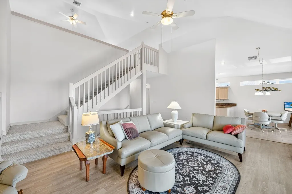 517 Lake Murex Circle Sanibel FL 33957