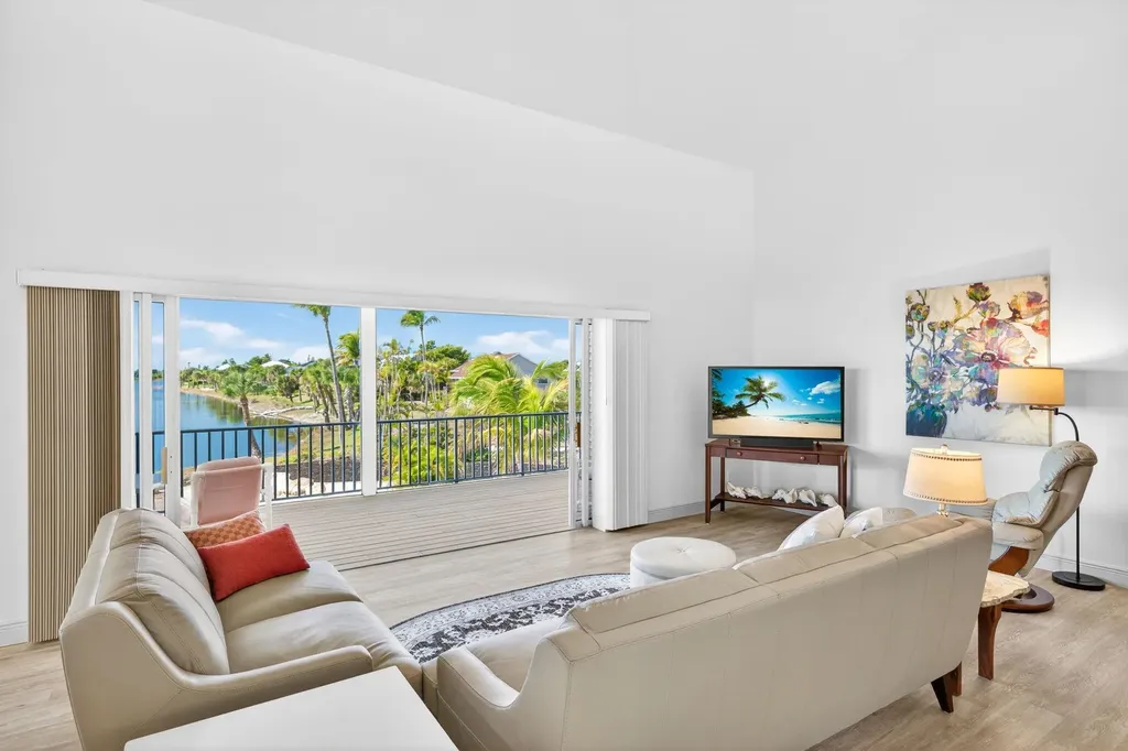 517 Lake Murex Circle Sanibel FL 33957