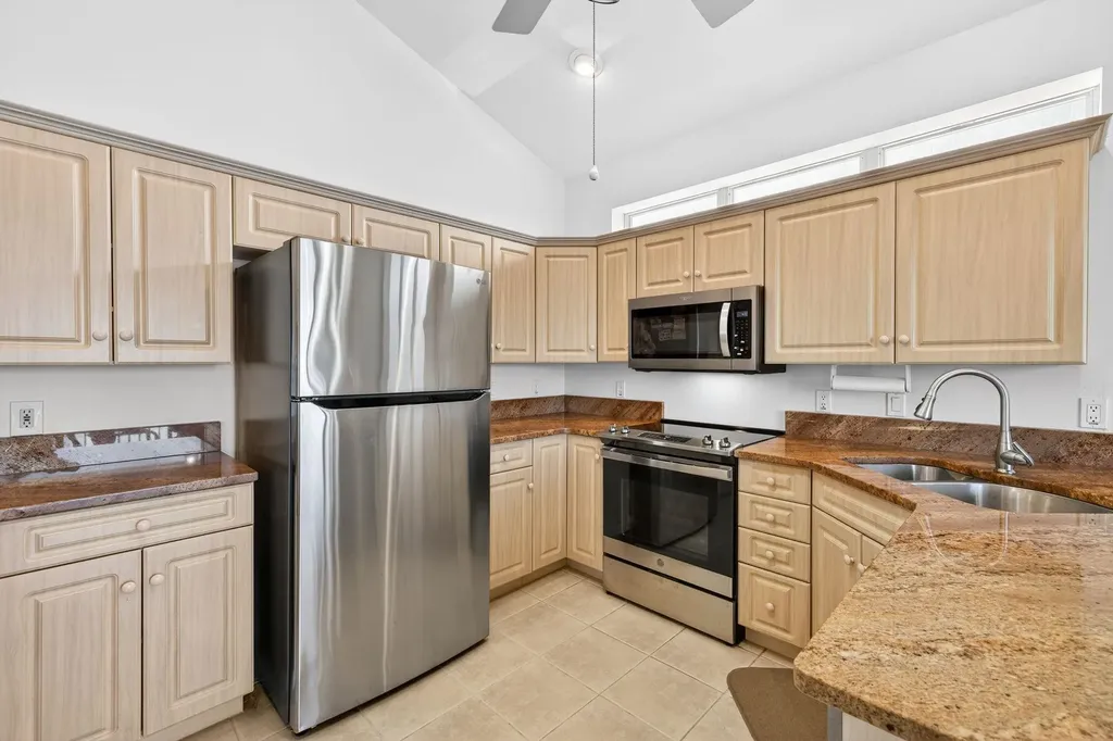 517 Lake Murex Circle Sanibel FL 33957