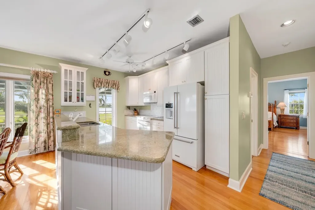 1172 Kittiwake Circle Sanibel FL 33957