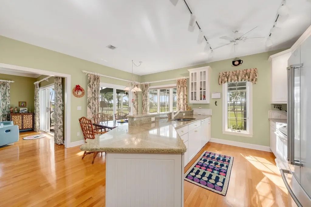 1172 Kittiwake Circle Sanibel FL 33957