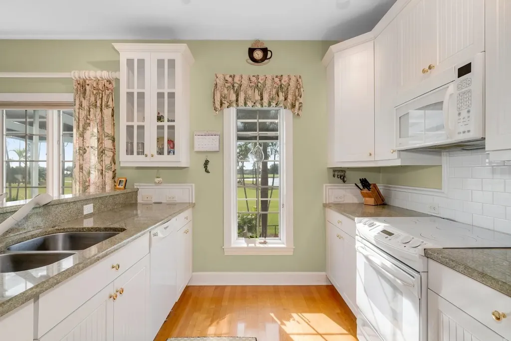 1172 Kittiwake Circle Sanibel FL 33957