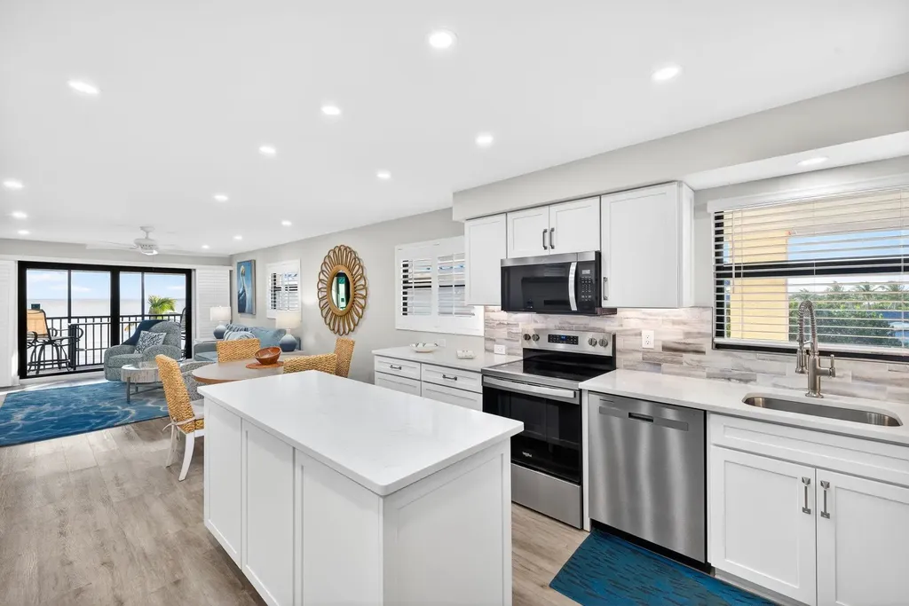 2230 Camino Del Mar Drive Sanibel FL 33957