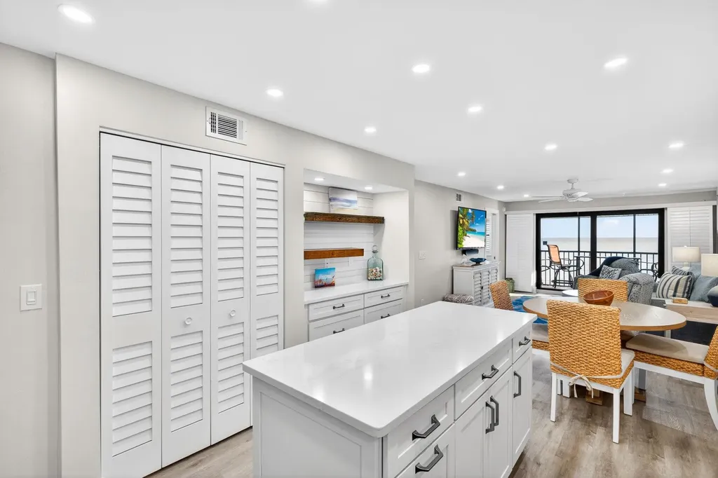 2230 Camino Del Mar Drive Sanibel FL 33957