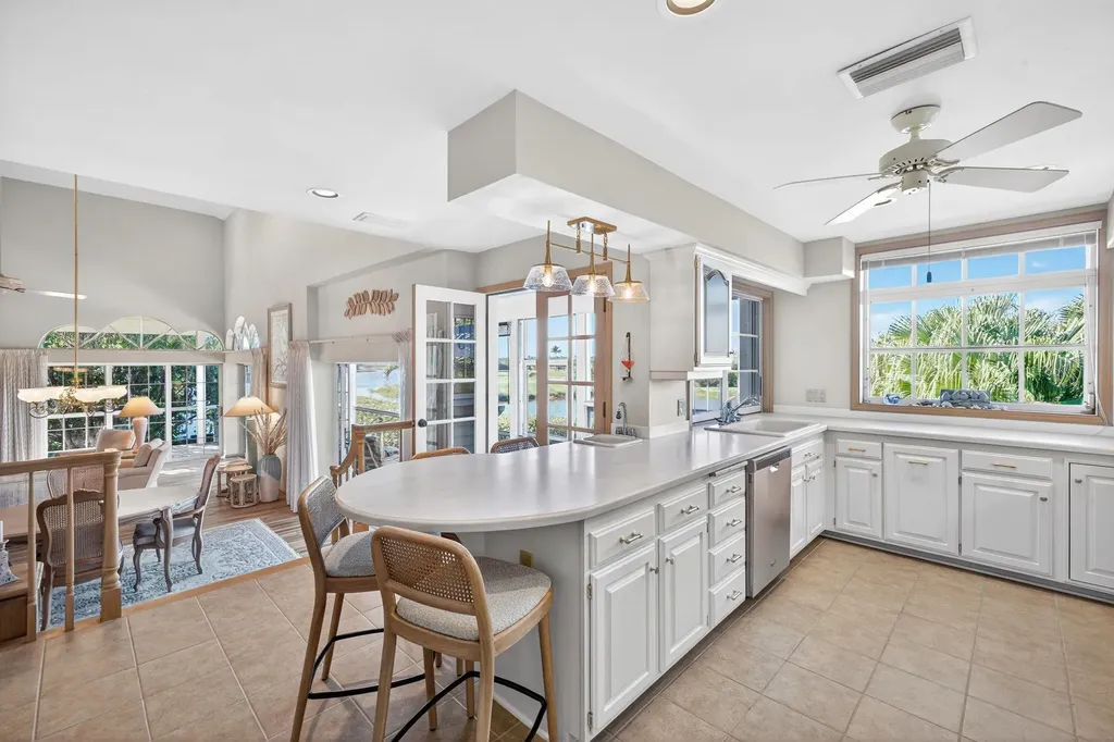 1422 Sanderling Circle Sanibel FL 33957