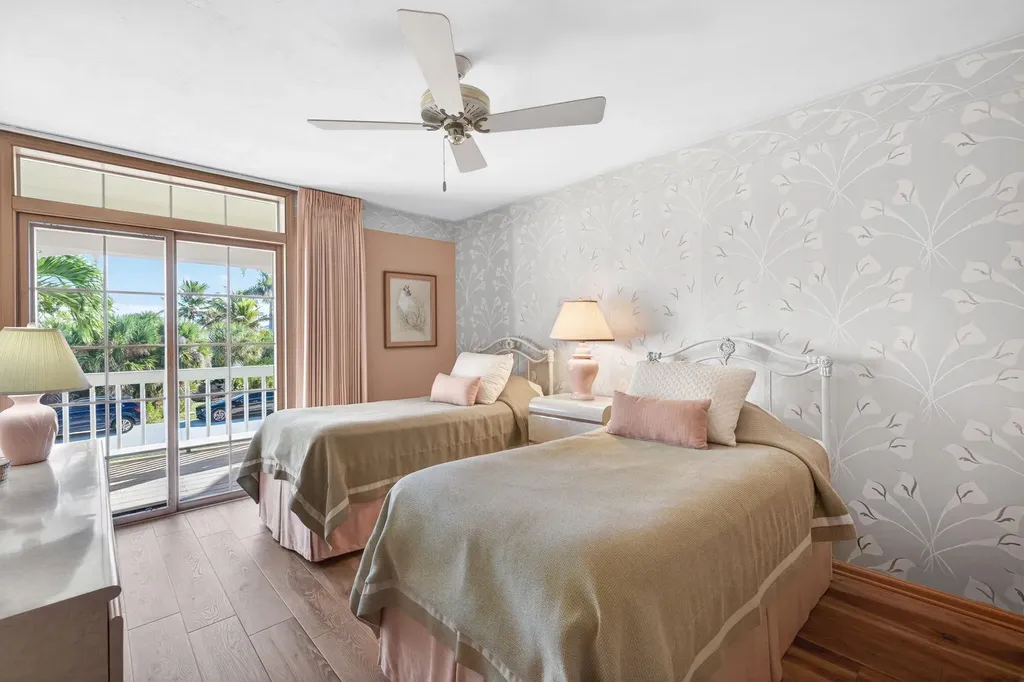 1422 Sanderling Circle Sanibel FL 33957